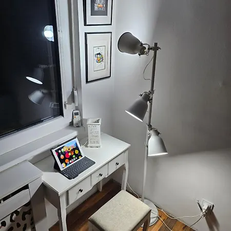 Charming, Cozy & Joyful Modern Oasis Apartament