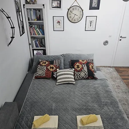Charming, Cozy & Joyful Modern Oasis *